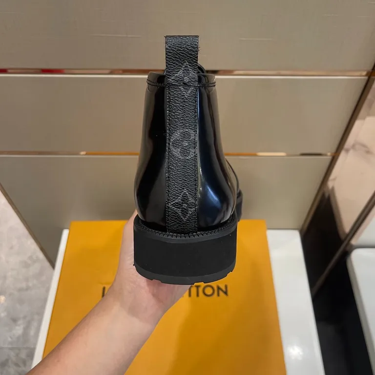 Louis Vuitton Shoe 